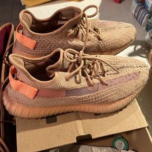 Yeezy boost 350 v2 clay
